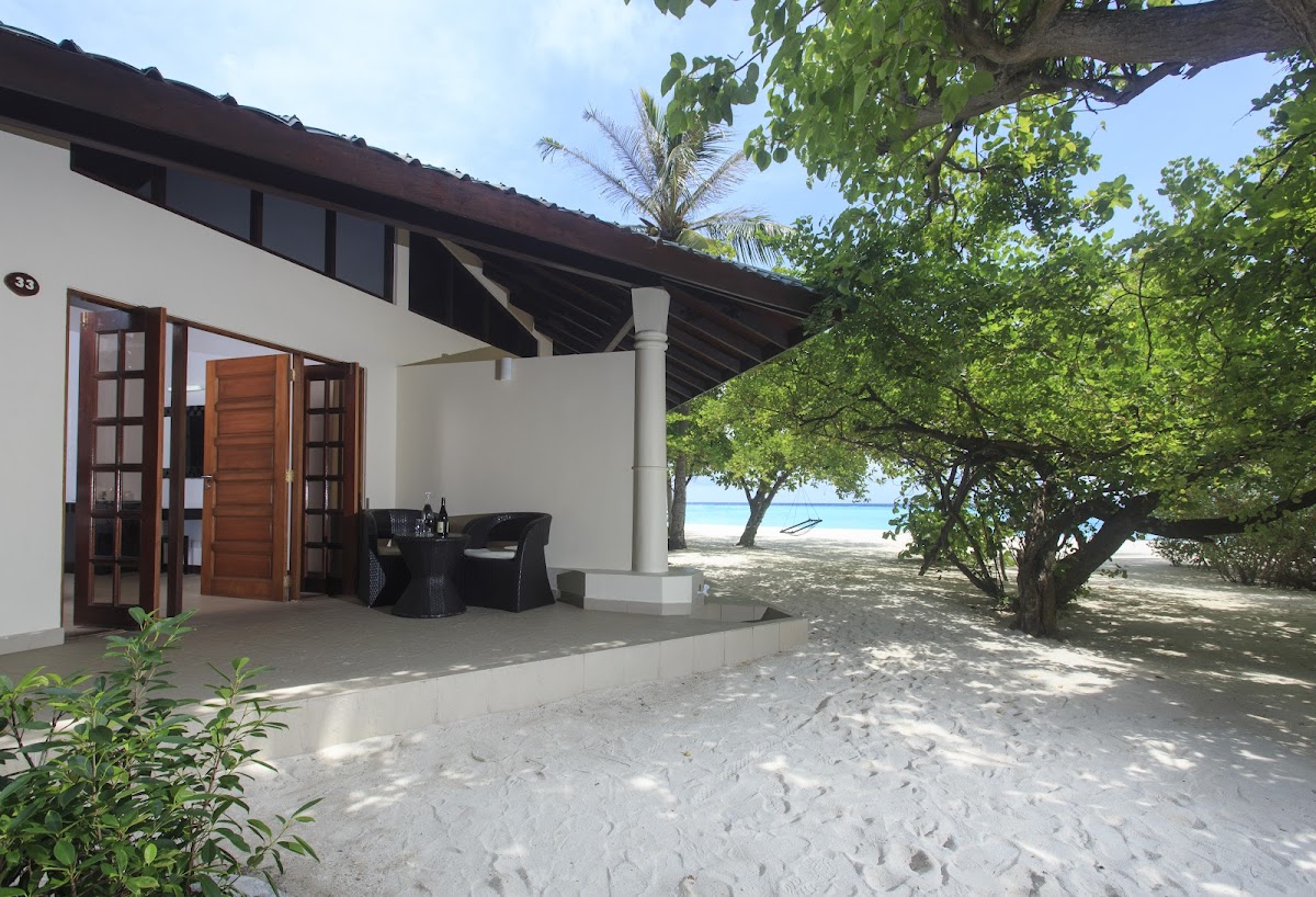 Embudhu Village Maldives guide image