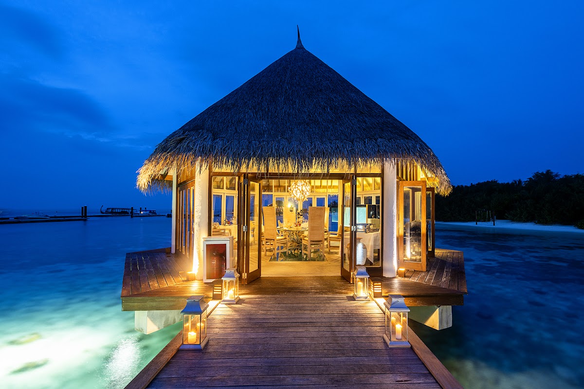 Hideaway Beach Resort & Spa at Dhonakulhi Island Maldives guide image