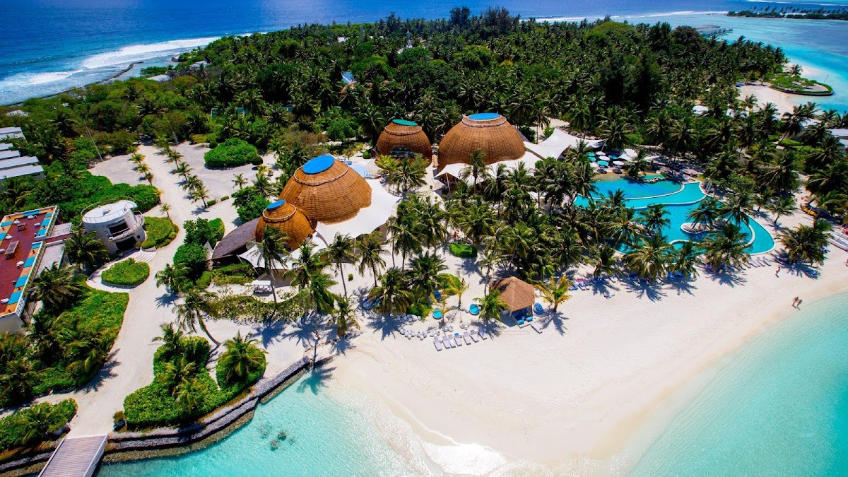 Holiday Inn Resort Kandooma Maldives guide image