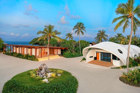 The Westin Maldives Miriandhoo Resort Maldives guide image