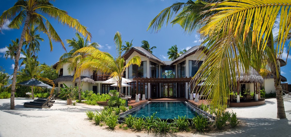 Constance Halaveli Maldives guide image