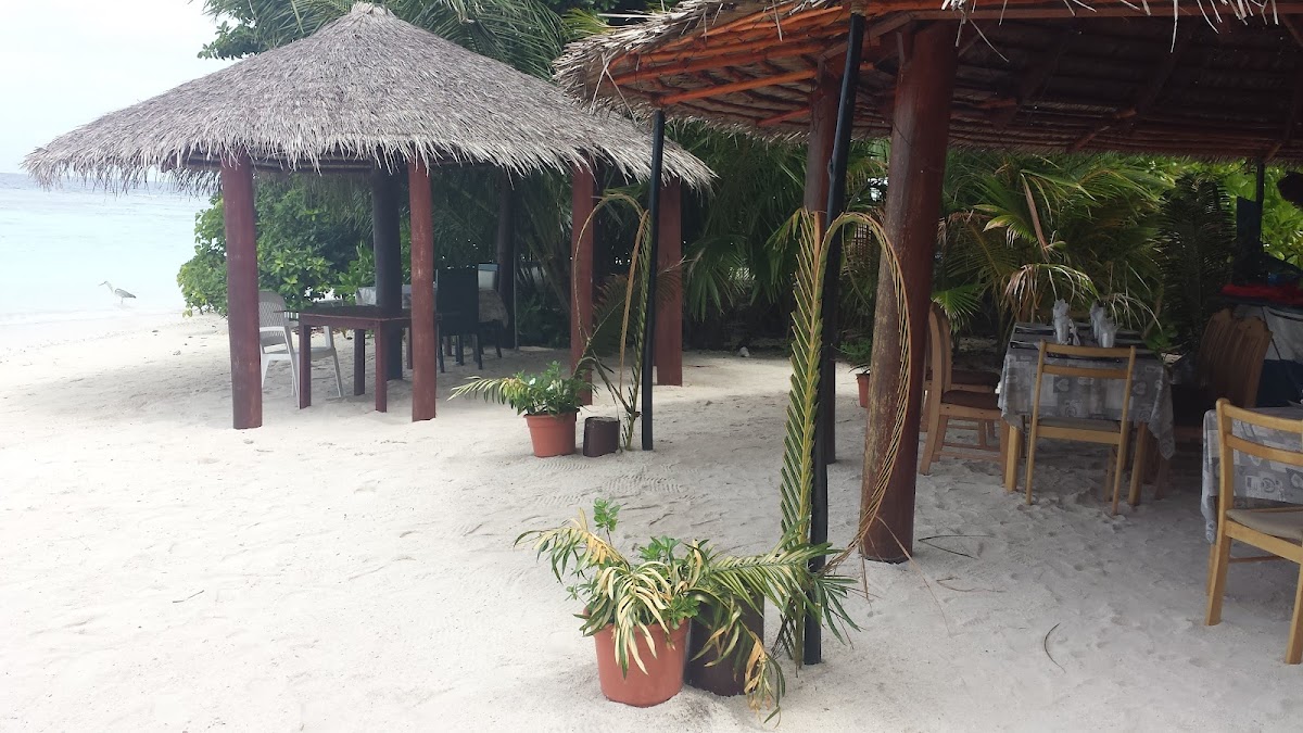 Hudhu Raakani Lodge Thinadhoo Maldives guide image