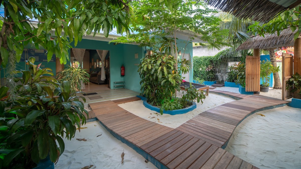 SeaLaVie Inn Ukulhas Maldives guide image