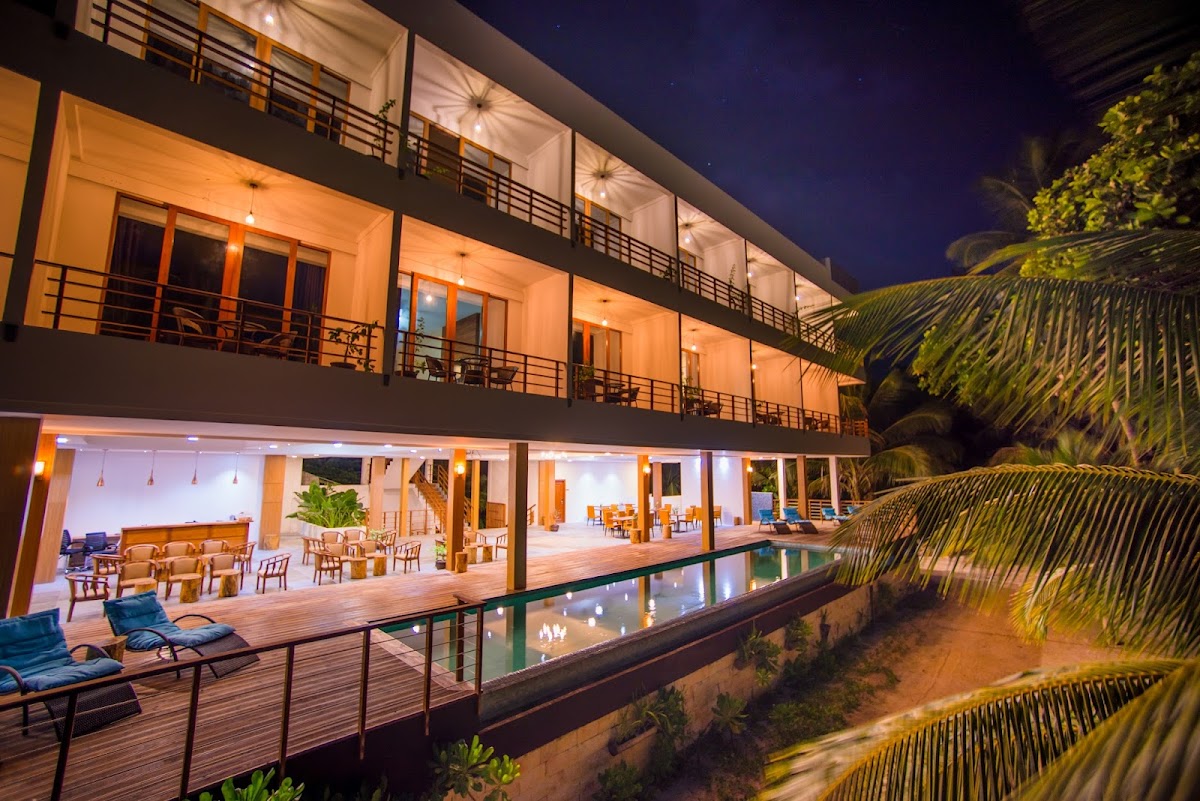 Dharavandhoo Hotels Guide Maldives guide image